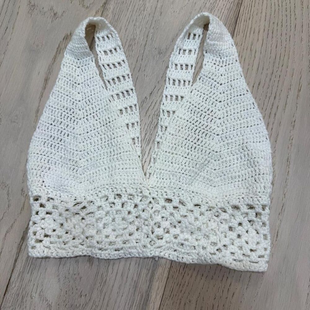 Unbranded Women's White and Cream Crop-top